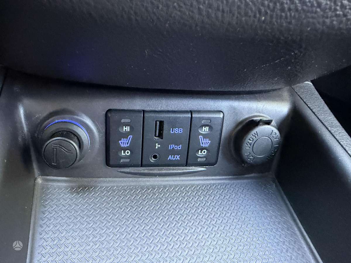 Hyundai Santa 2011 — photo 21