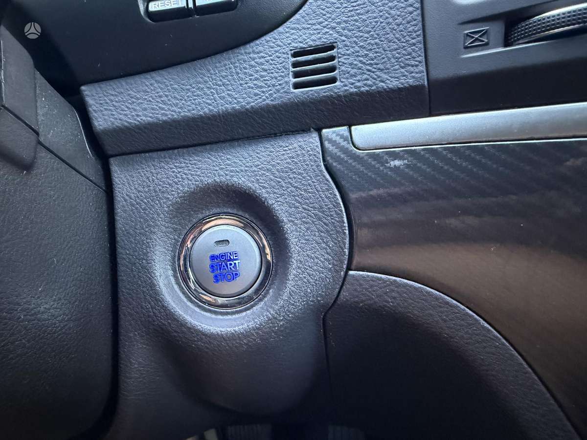 Hyundai Santa 2011 — photo 22