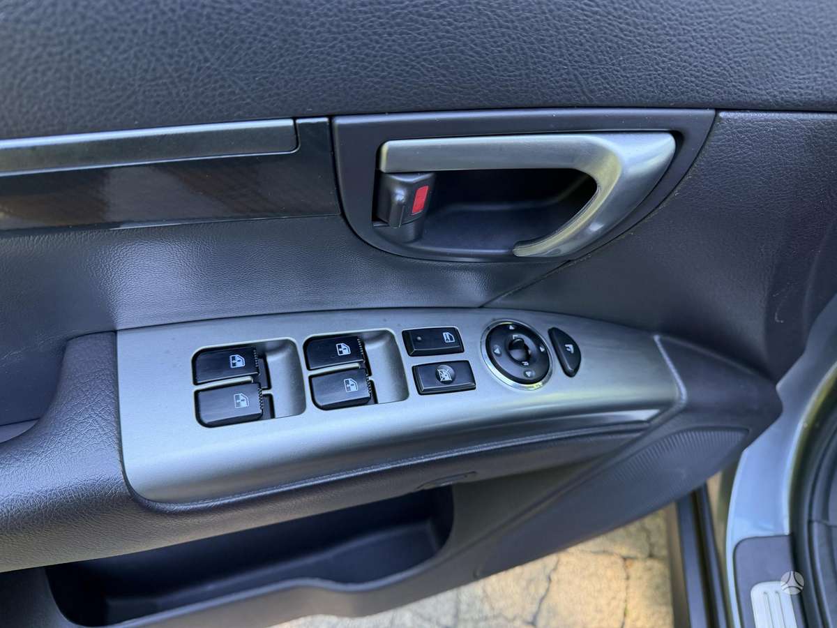 Hyundai Santa 2011 — photo 24
