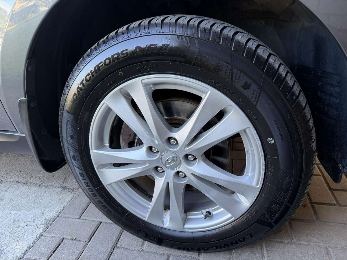 Hyundai Santa 2011 — photo 25