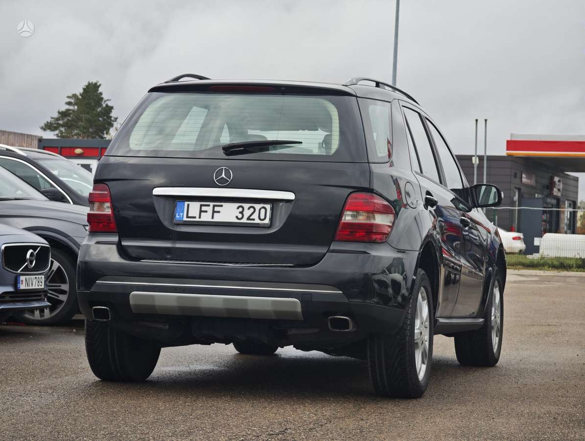 Mercedes-Benz ML320 2005 — engine 2987 cm³, 224 HP (165kW)