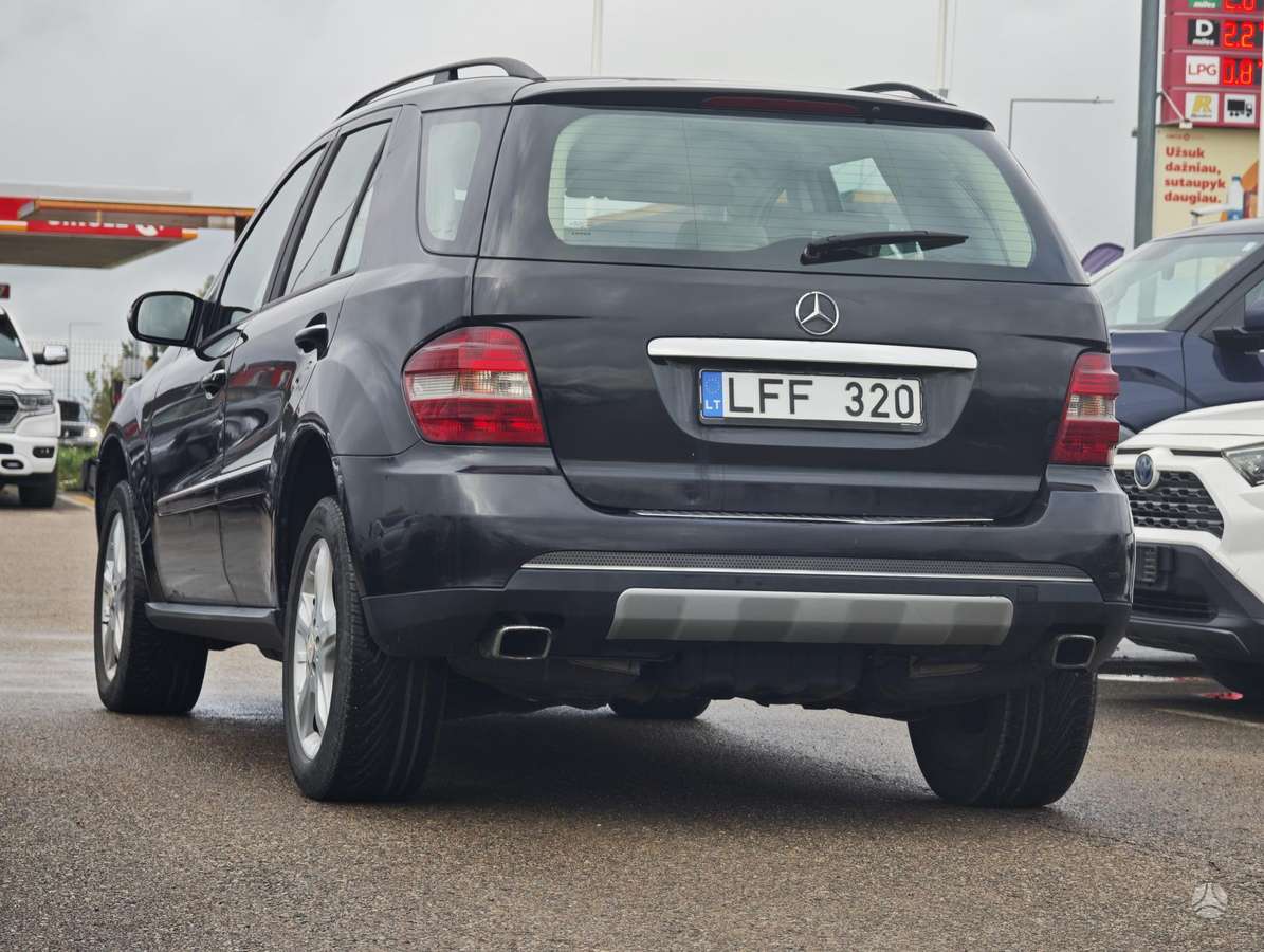 Mercedes-Benz ML320 2005 — photo 7