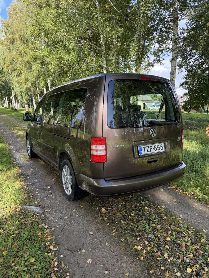 Volkswagen Caddy 2015 — двигун 1600 cm³, 102 HP (75kW)