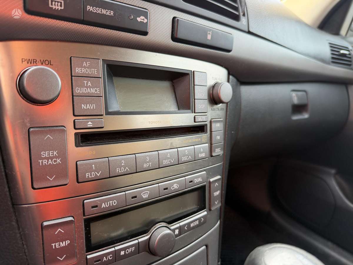 Toyota Avensis 2006 — photo 9