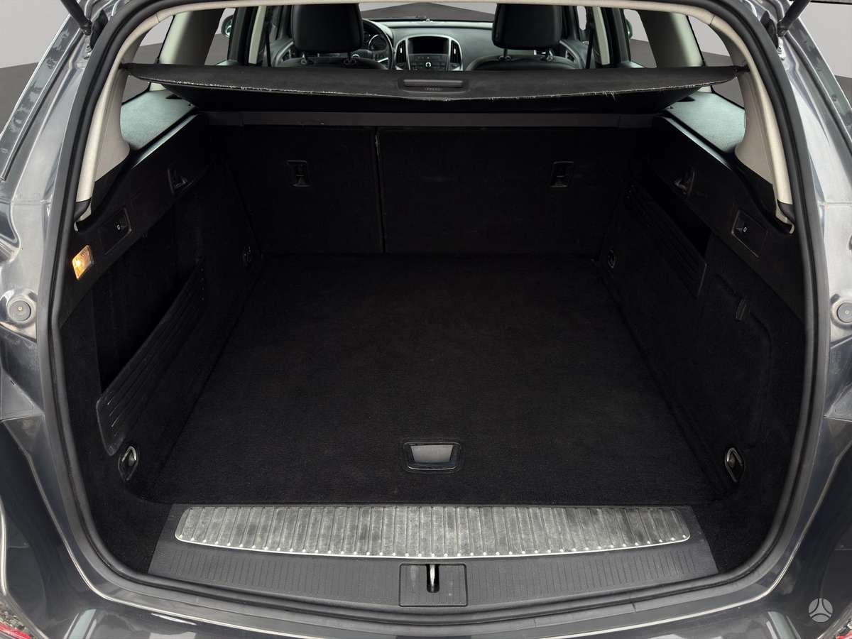 Opel Astra 2014 — photo 10