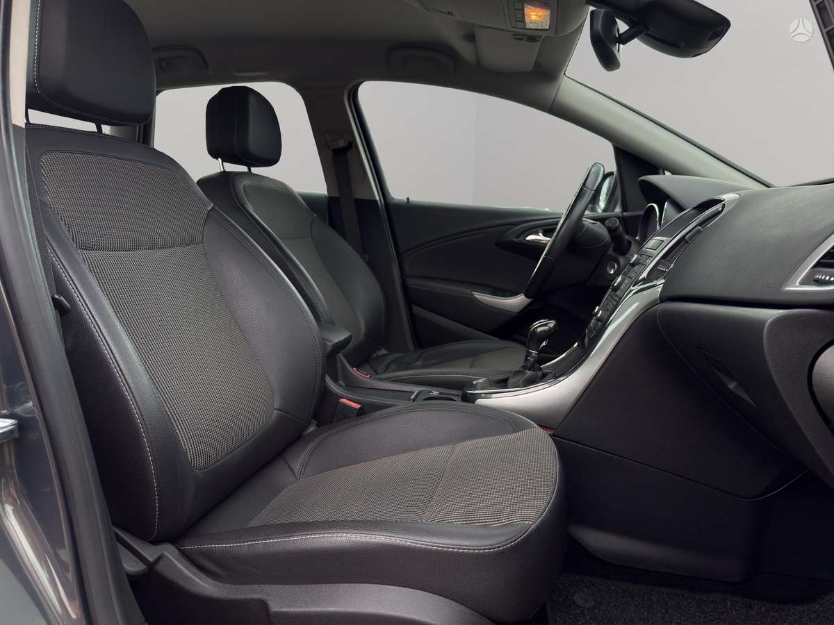 Opel Astra 2014 — photo 8