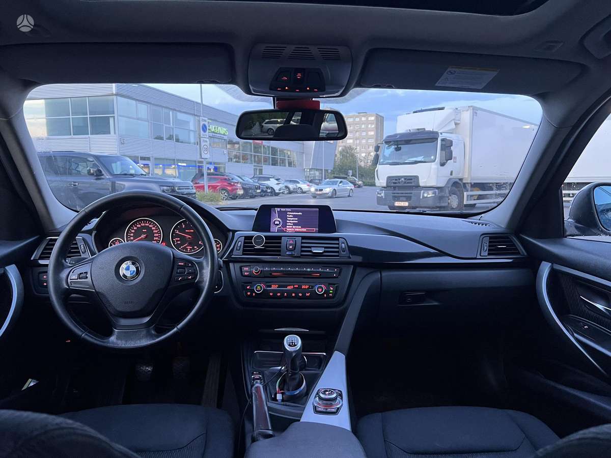 BMW 318 2012 — photo 5