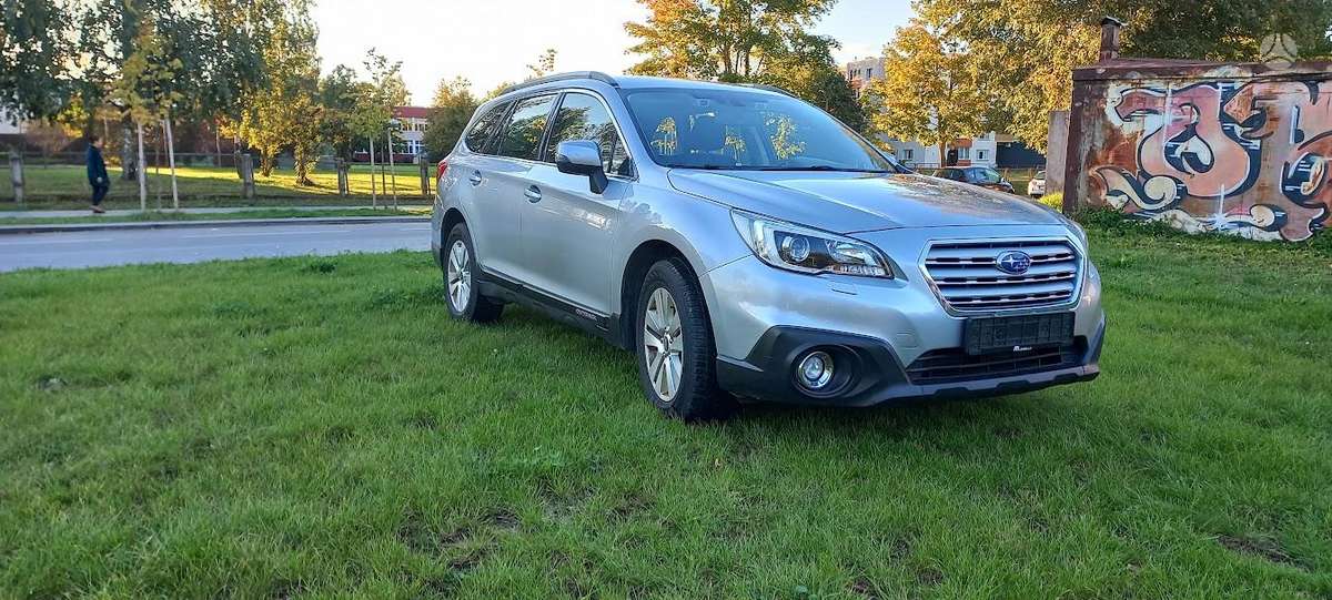 Subaru Outback 2015 — салон