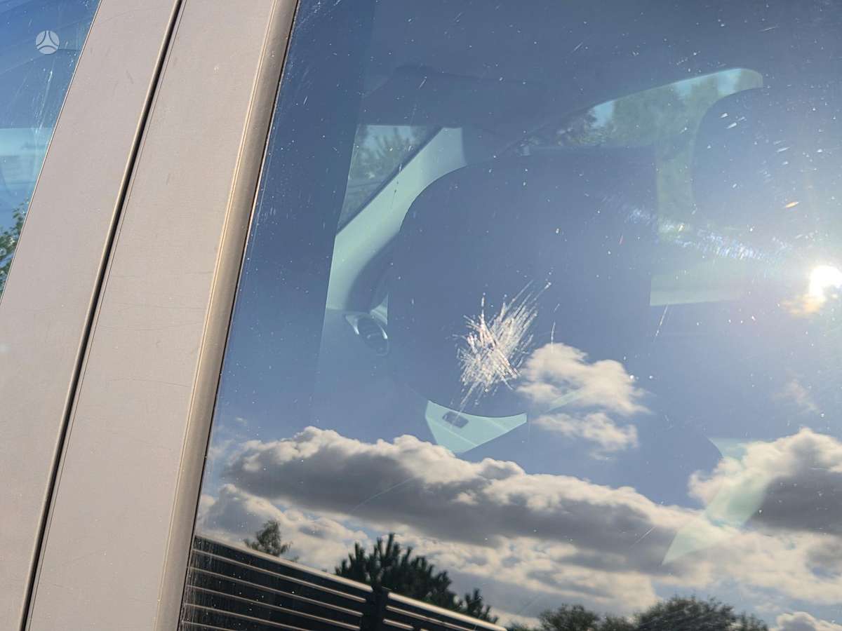 Mercedes-Benz ML320 2005 — photo 12