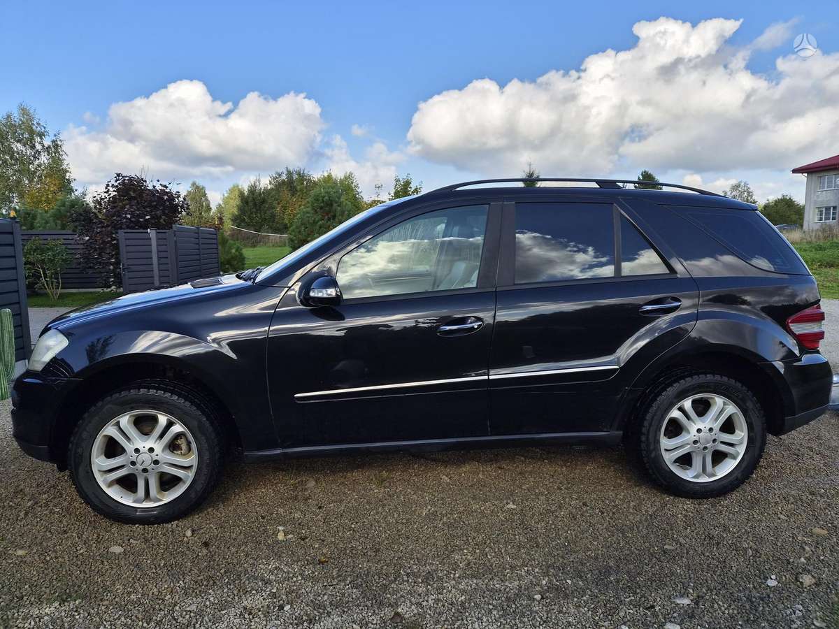 Mercedes-Benz ML320 2005 — engine 2987 cm³, 224 HP (165kW)