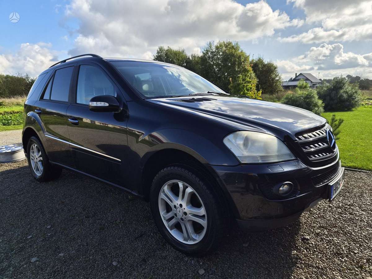 Mercedes-Benz ML320 2005 — photo 8