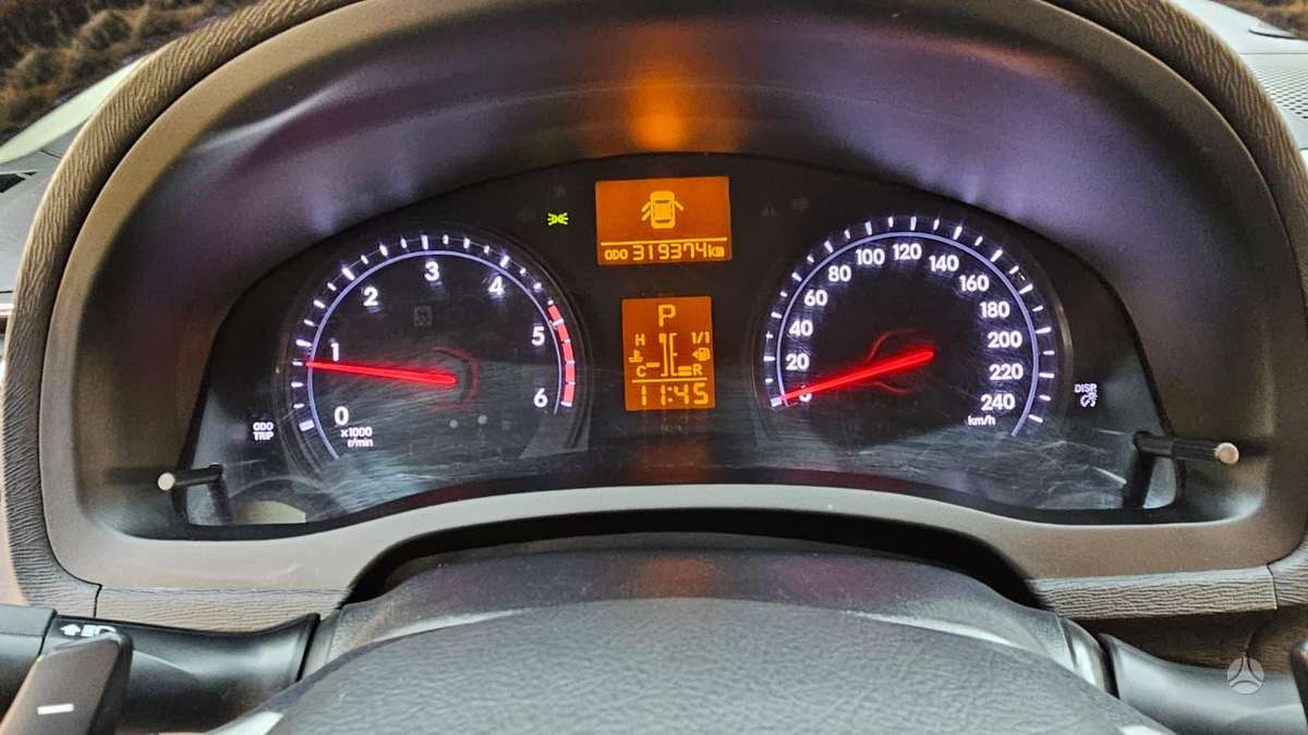 Toyota Avensis, 2013