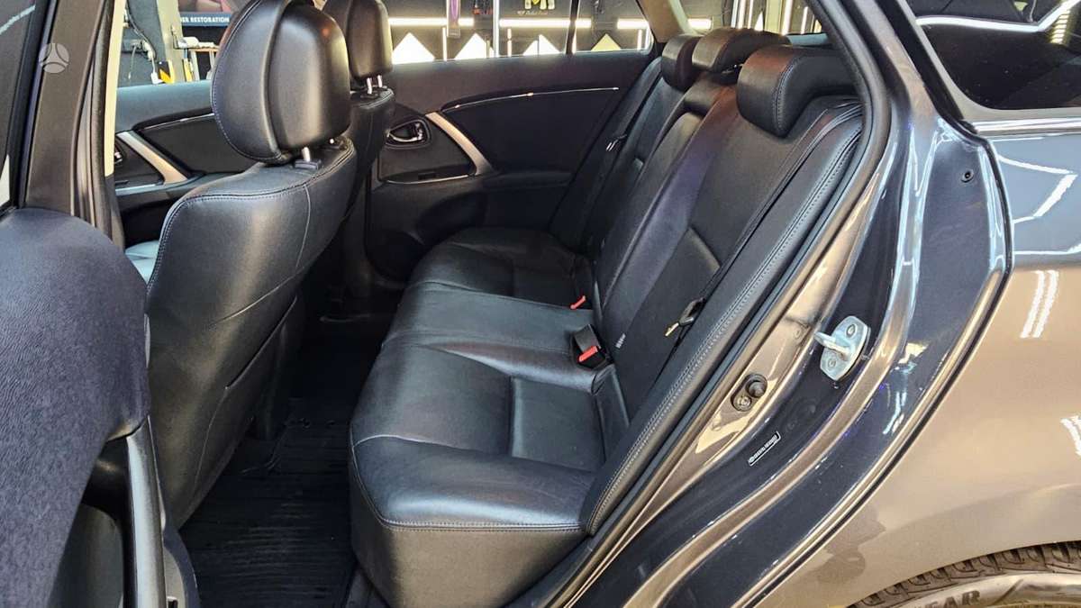 Toyota Avensis 2013 — photo 13
