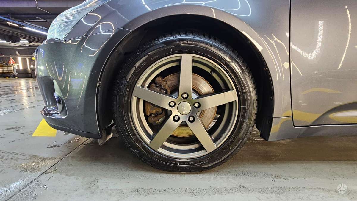 Toyota Avensis 2013 — photo 20
