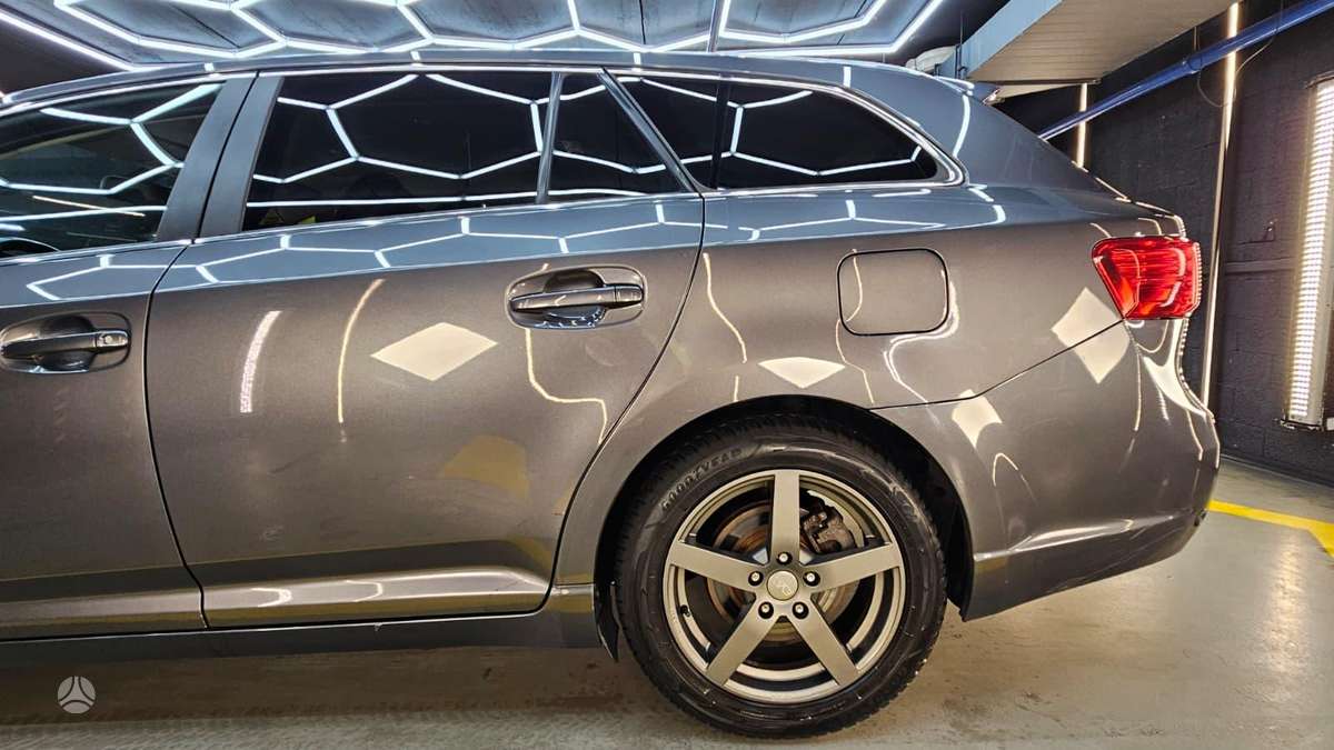 Toyota Avensis 2013 — photo 23