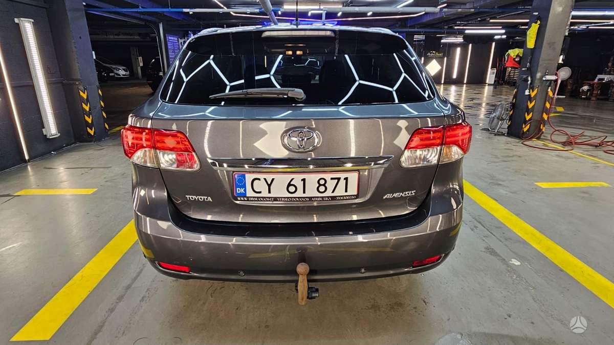 Toyota Avensis 2013 — photo 27