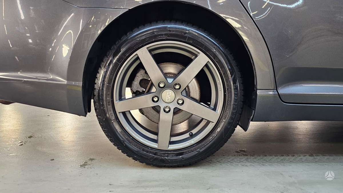 Toyota Avensis 2013 — photo 30