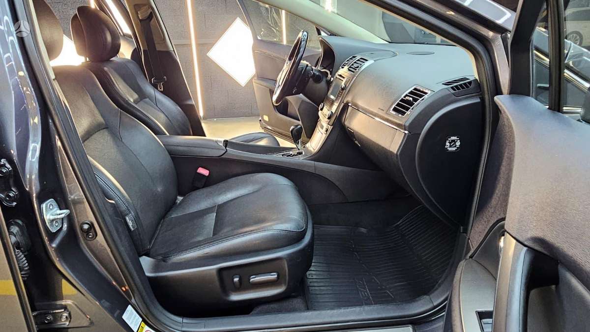 Toyota Avensis 2013 — photo 5