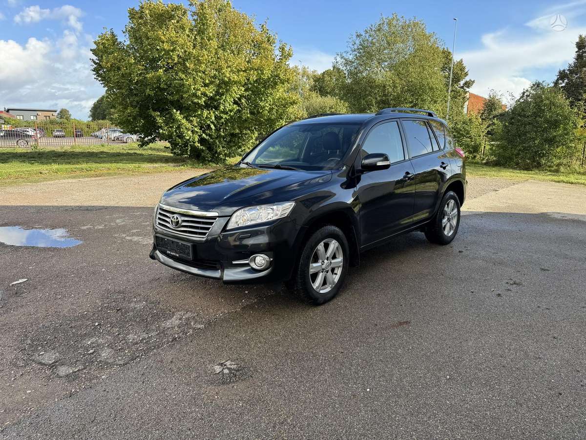 Toyota RAV4 2012 — вигляд ззаду