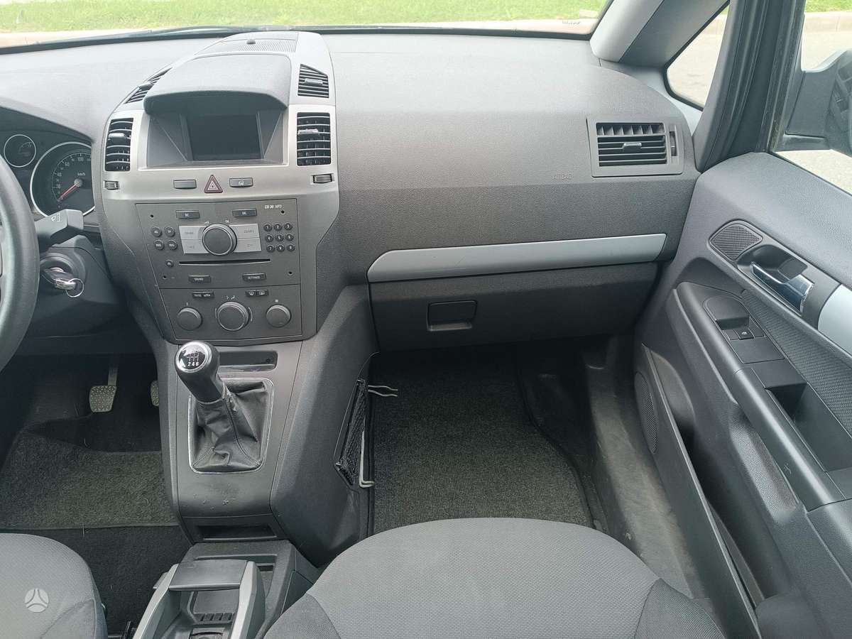 Opel Zafira 2008 — photo 17