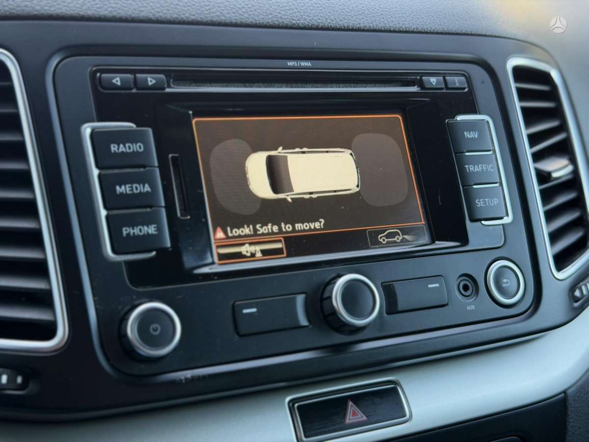 Seat Alhambra 2011 — photo 14