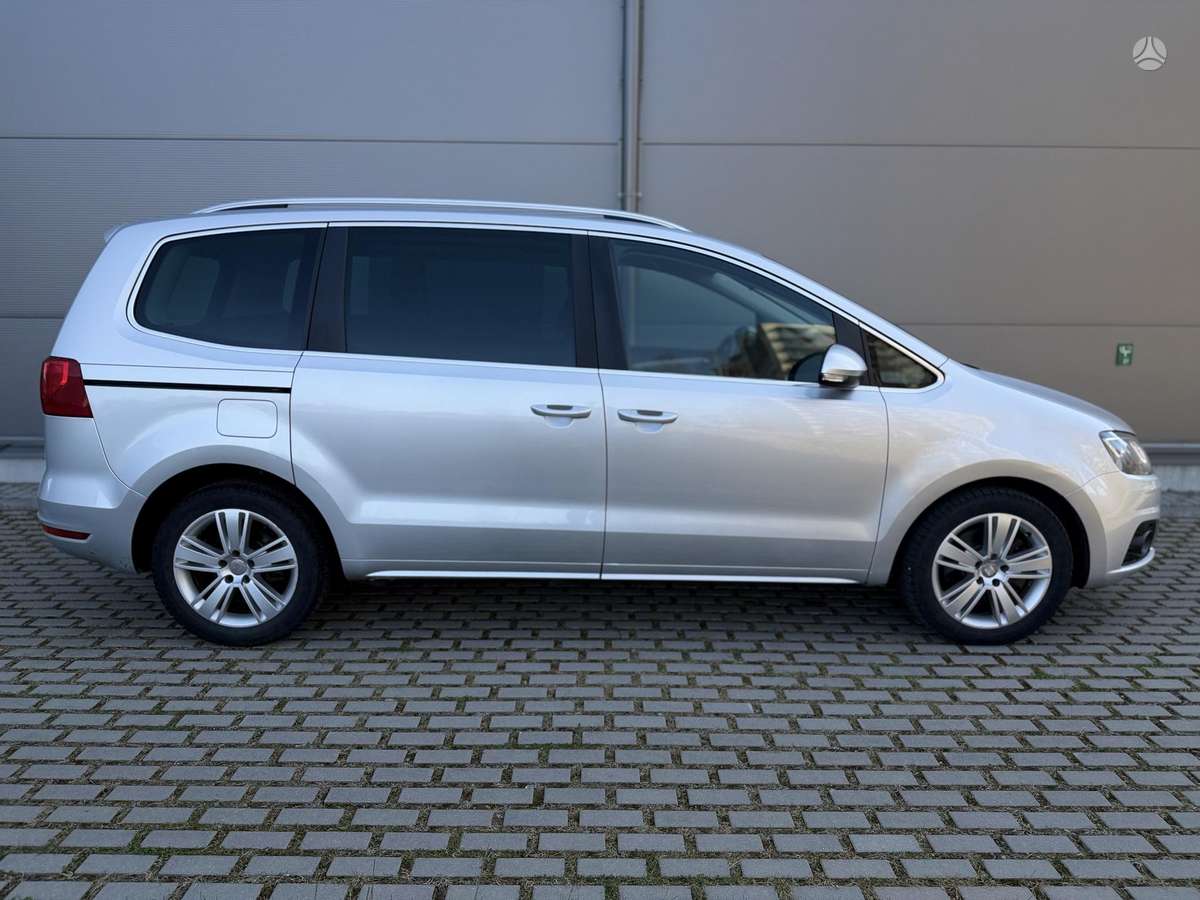 Seat Alhambra 2011 — photo 24