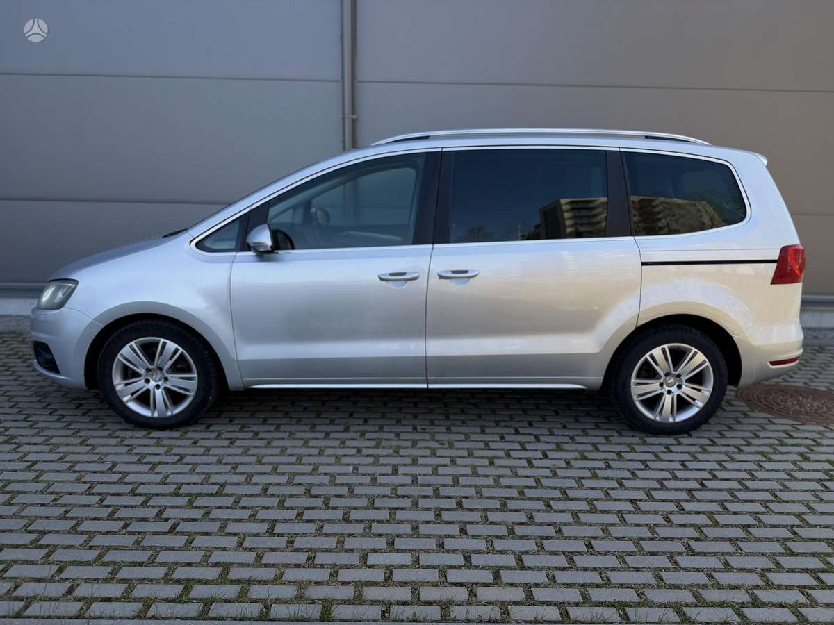 Seat Alhambra 2011 — photo 25
