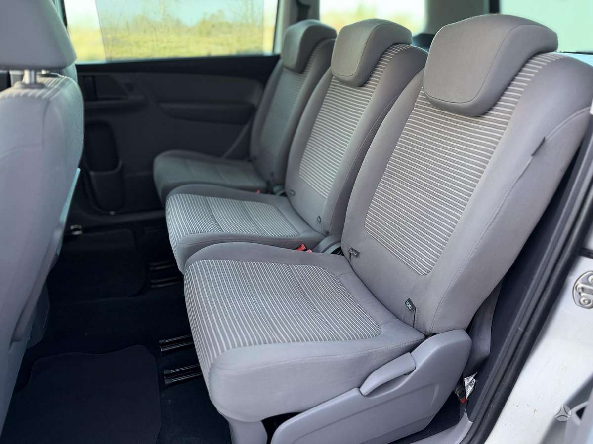 Seat Alhambra 2011 — photo 8