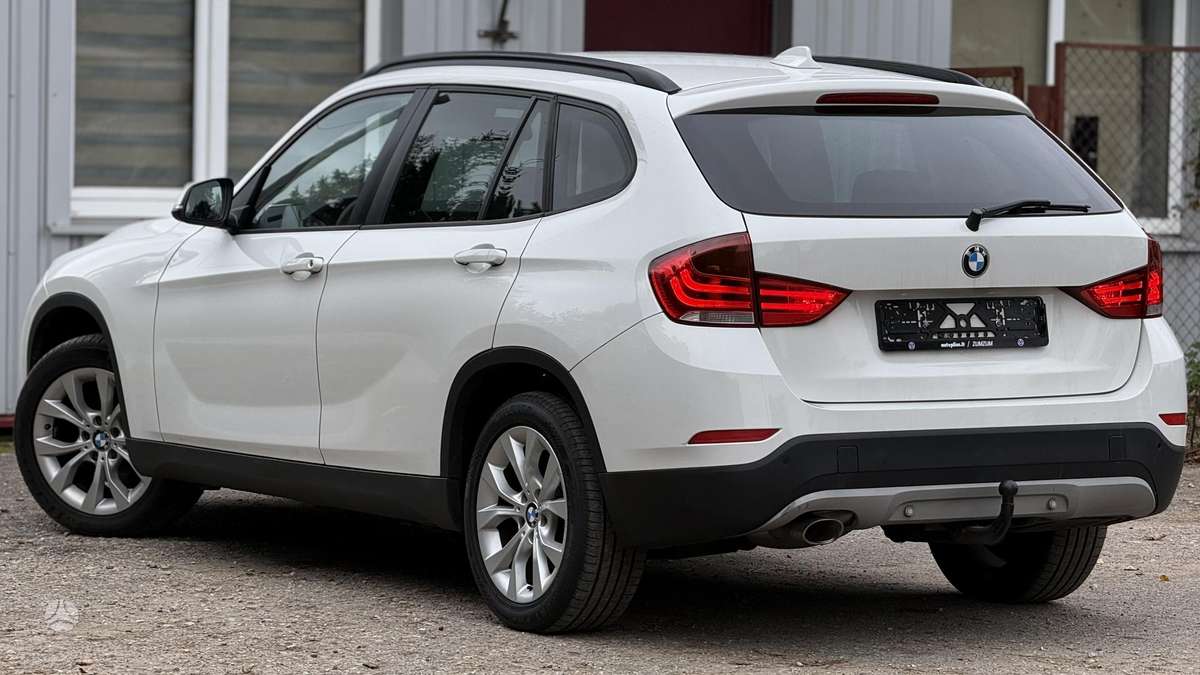 BMW X1 2013 — двигун 1995 cm³, 143 HP (105kW)