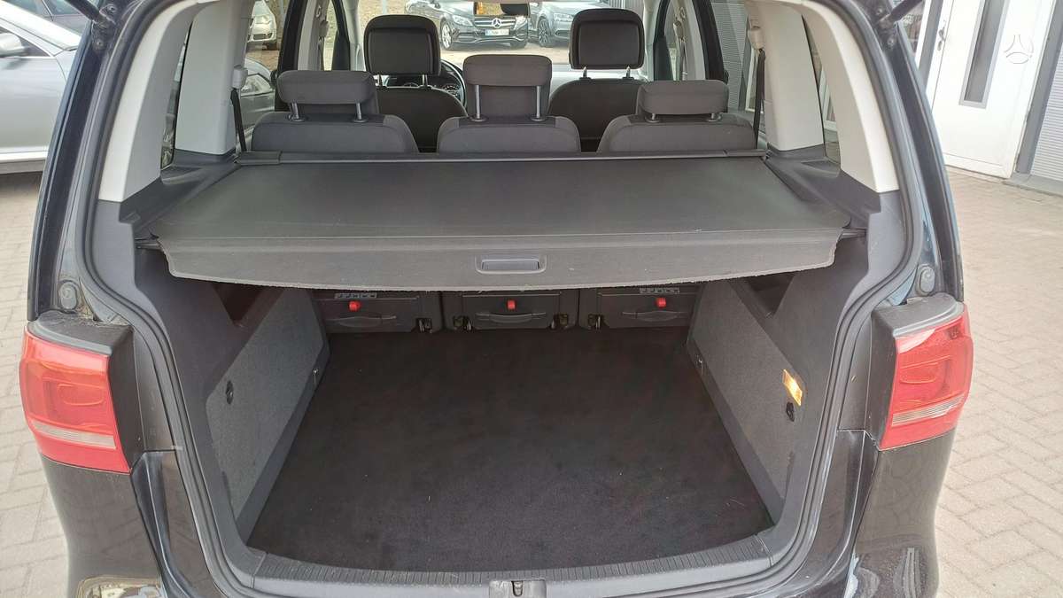 Volkswagen Touran 2013 — photo 11