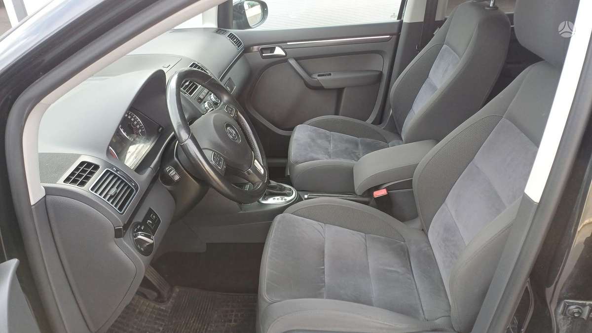 Volkswagen Touran 2013 — photo 13