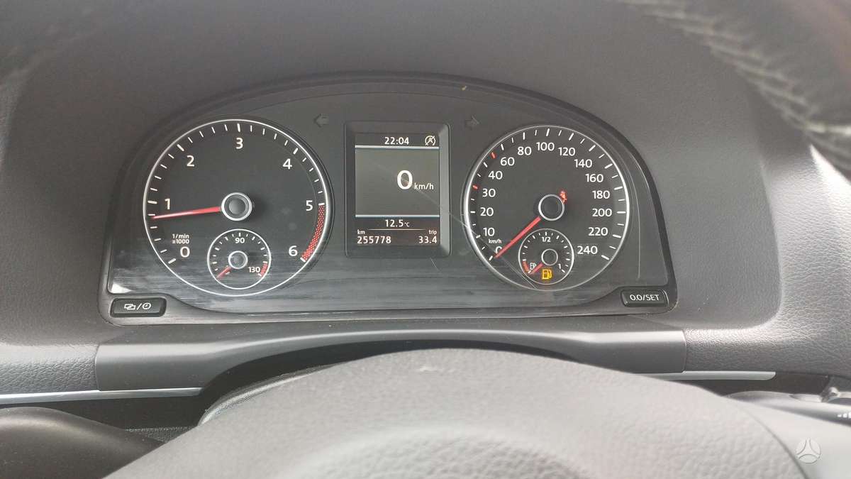 Volkswagen Touran 2013 — photo 17