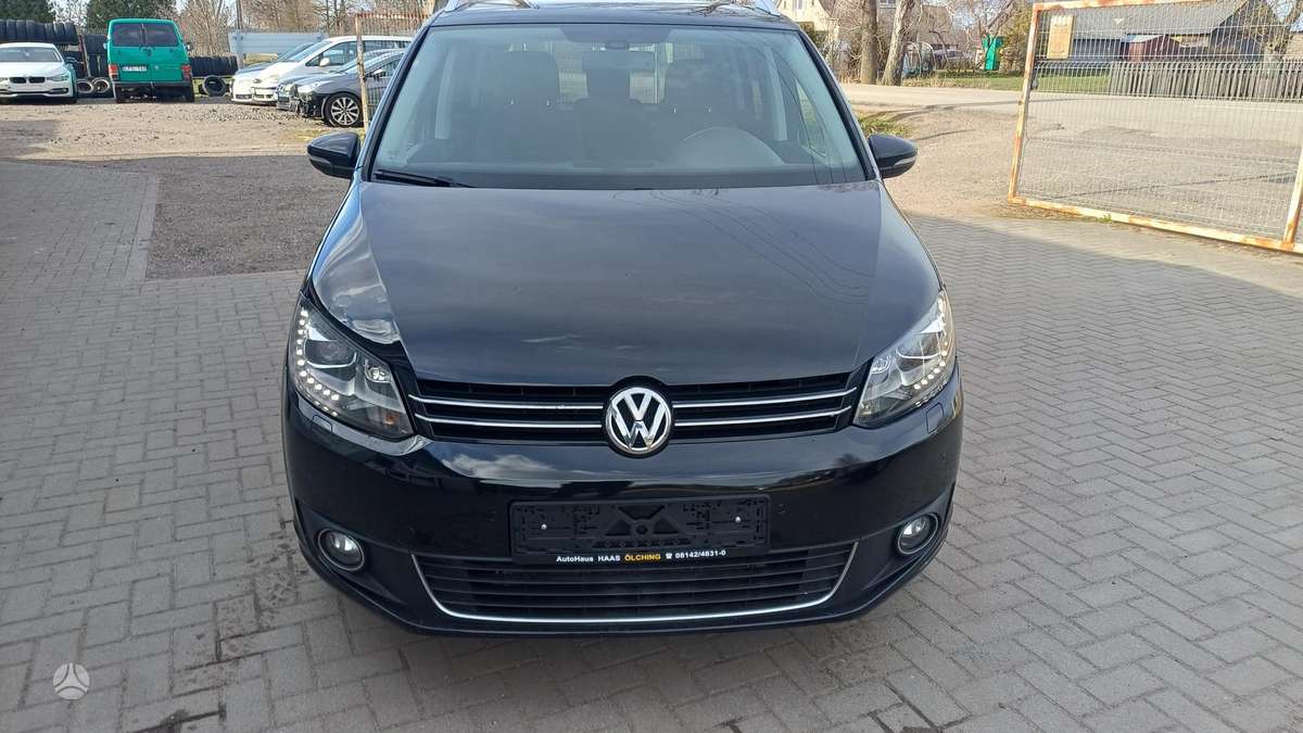 Volkswagen Touran 2013 — rear view