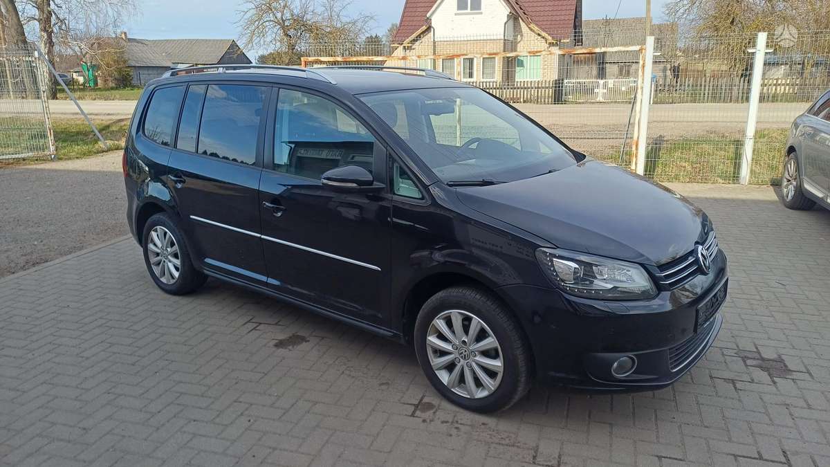 Volkswagen Touran 2013 — engine 1600 cm³, 105 HP (77kW)