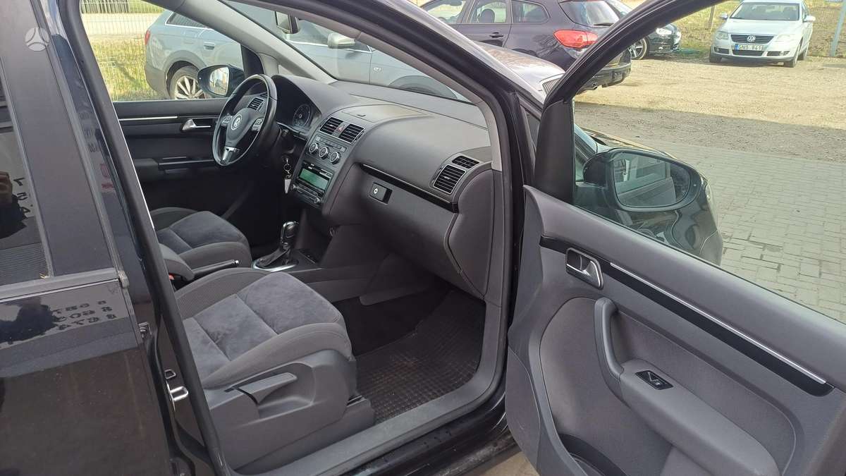 Volkswagen Touran 2013 — photo 8