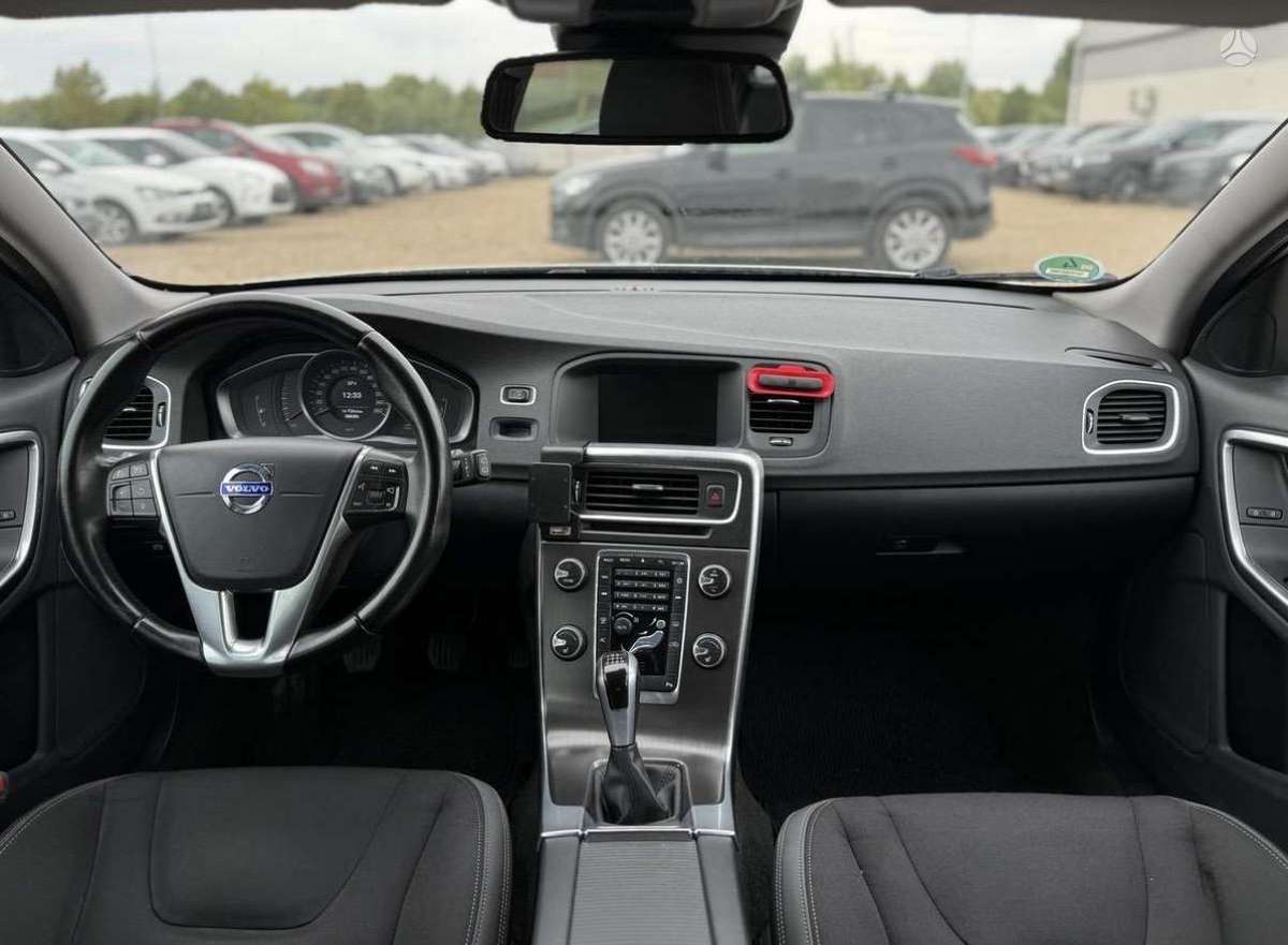 Volvo V60 2014 — photo 12