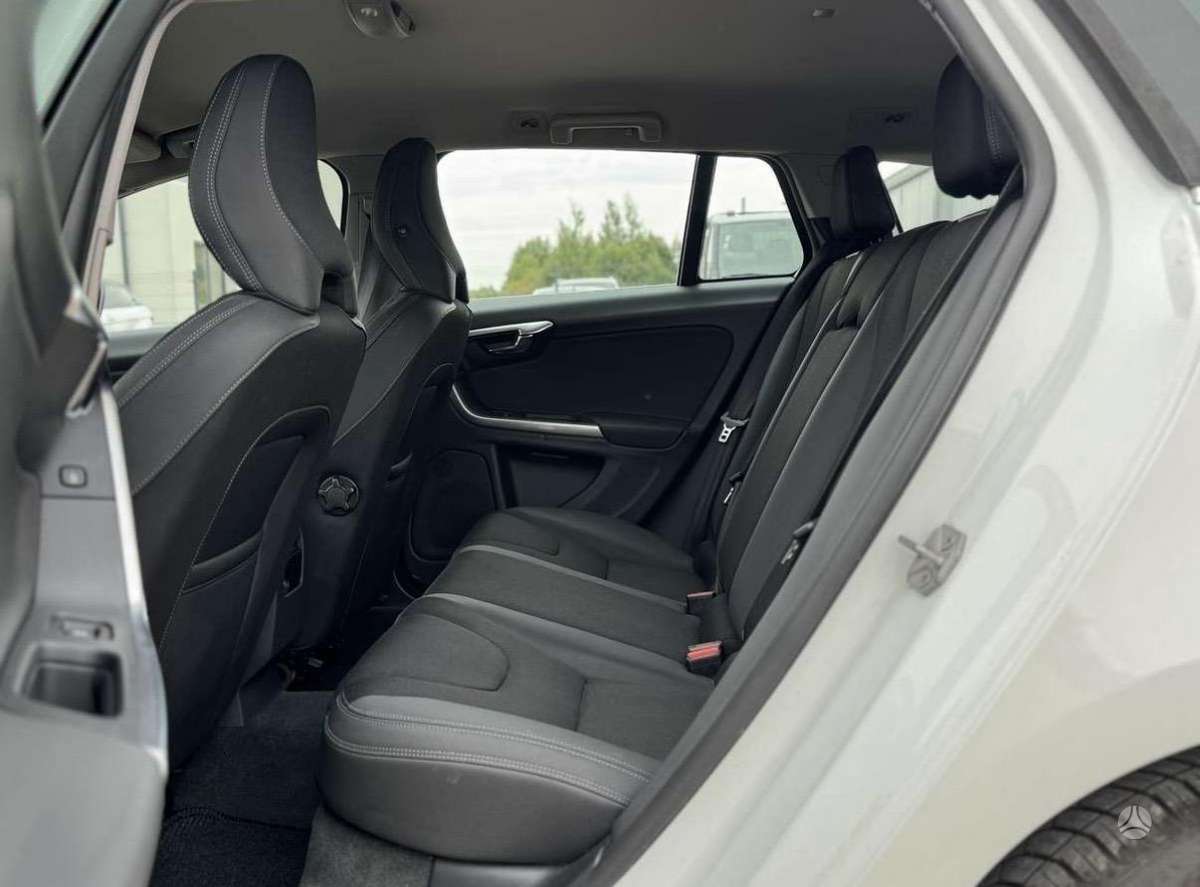 Volvo V60 2014 — photo 13