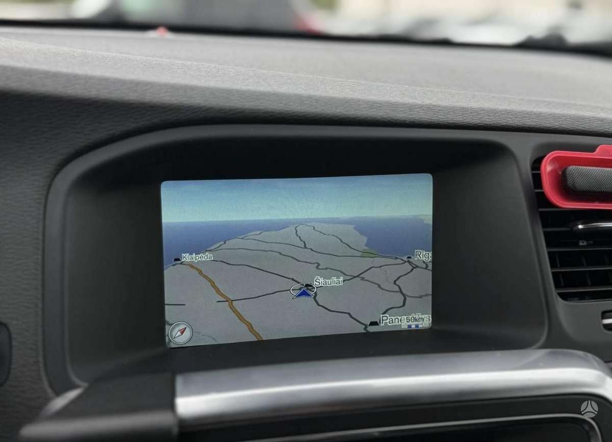 Volvo V60 2014 — photo 18
