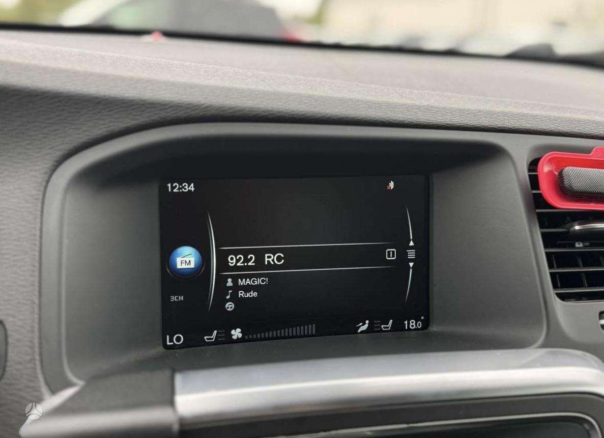 Volvo V60 2014 — photo 20