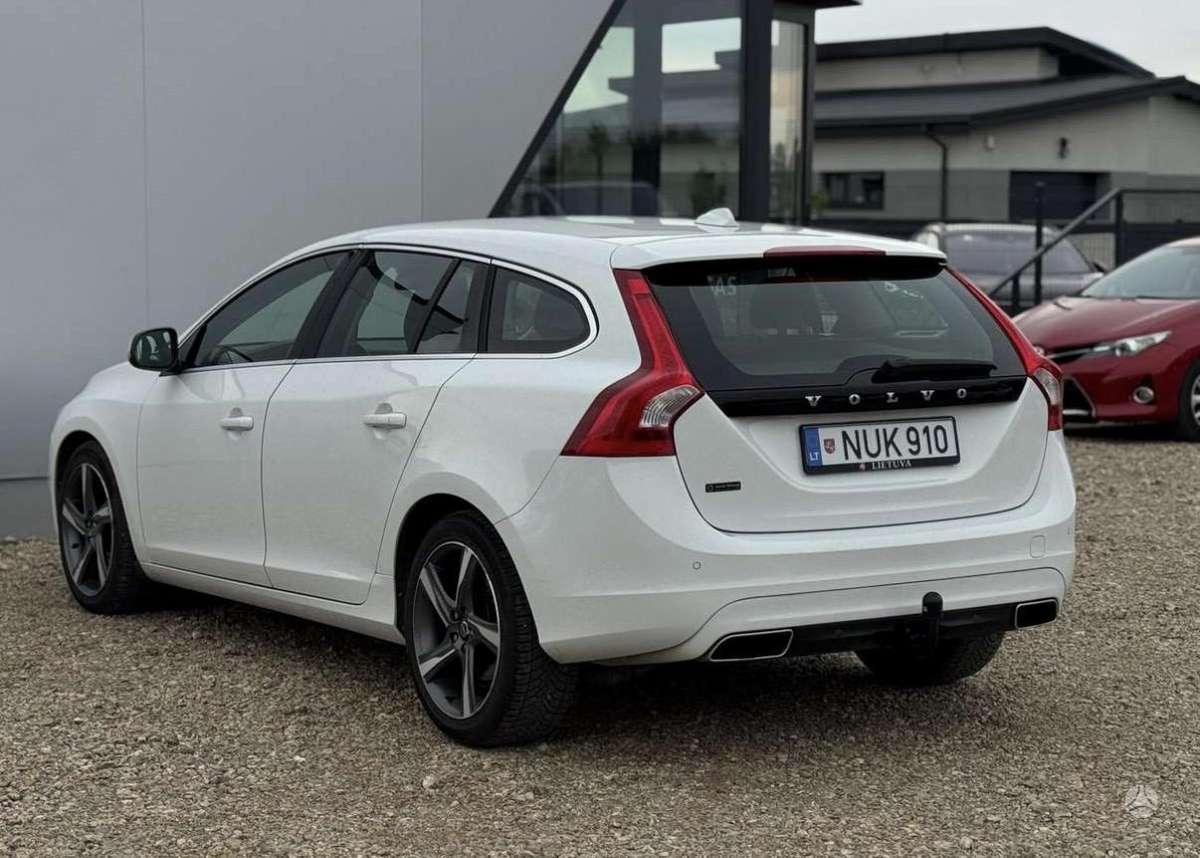 Volvo V60 2014 — photo 8