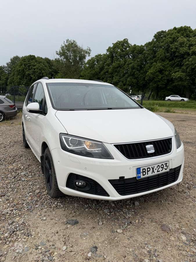 Seat Alhambra 2012 — вигляд ззаду