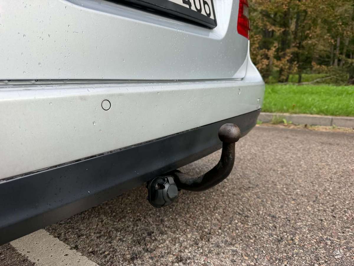 Mercedes-Benz E200 2010 — photo 5