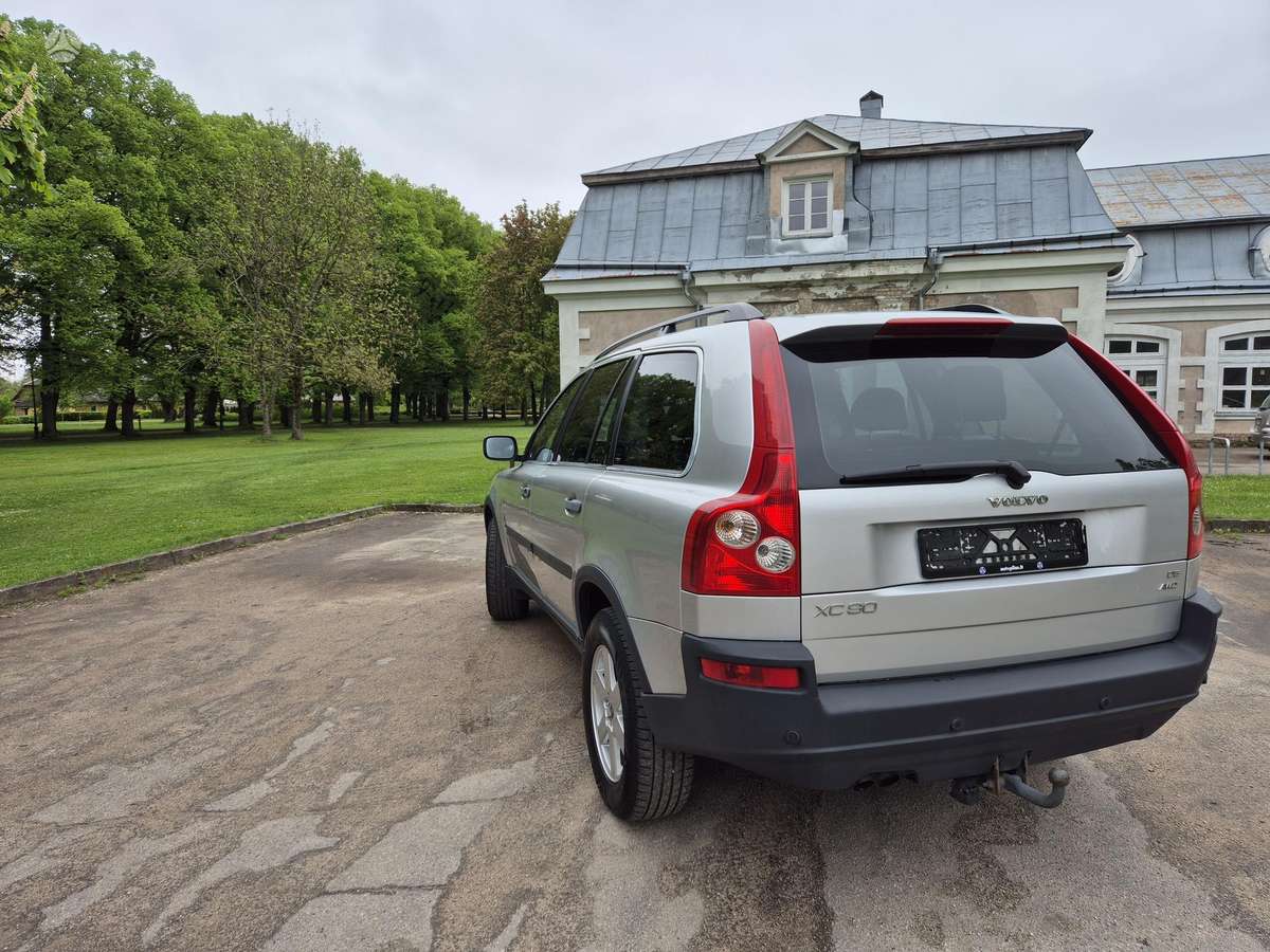 Volvo XC90 2005 — двигун 2400 cm³, 163 HP (120kW)