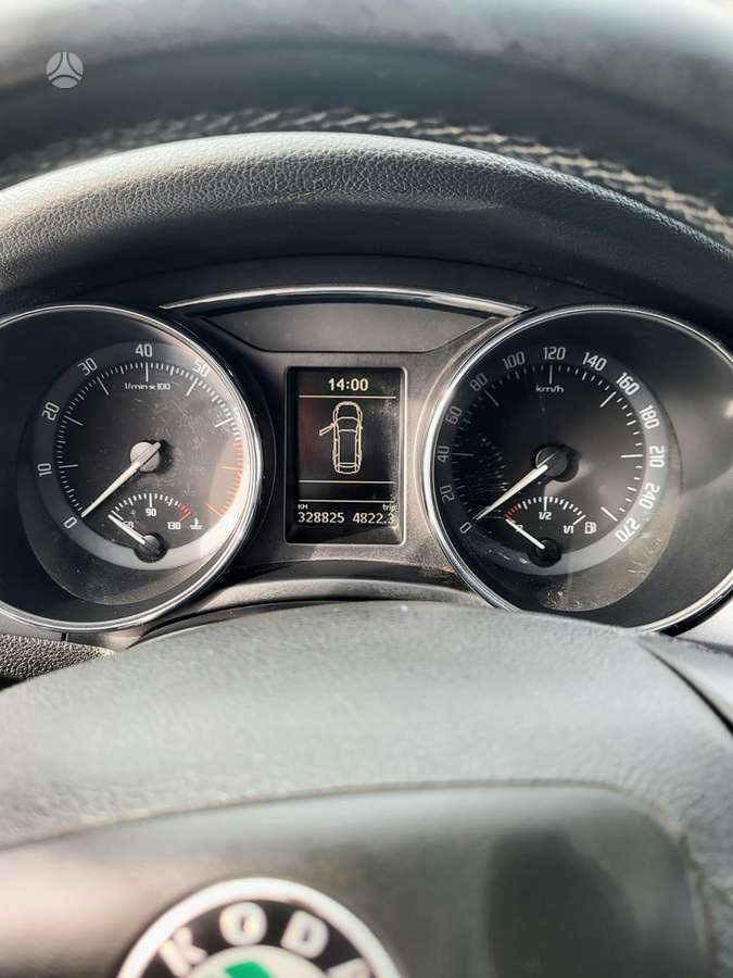 Skoda Superb 2010 — photo 15