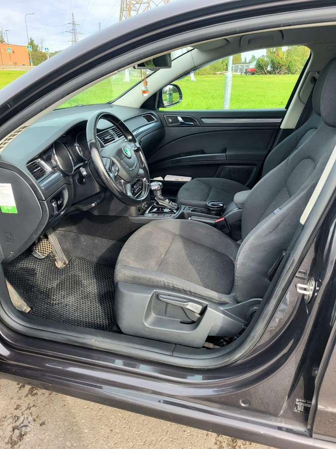 Skoda Superb 2010 — photo 16