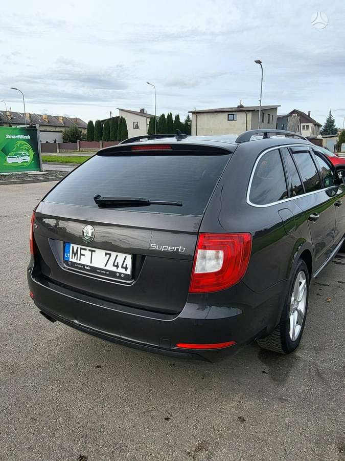 Skoda Superb 2010 — interior