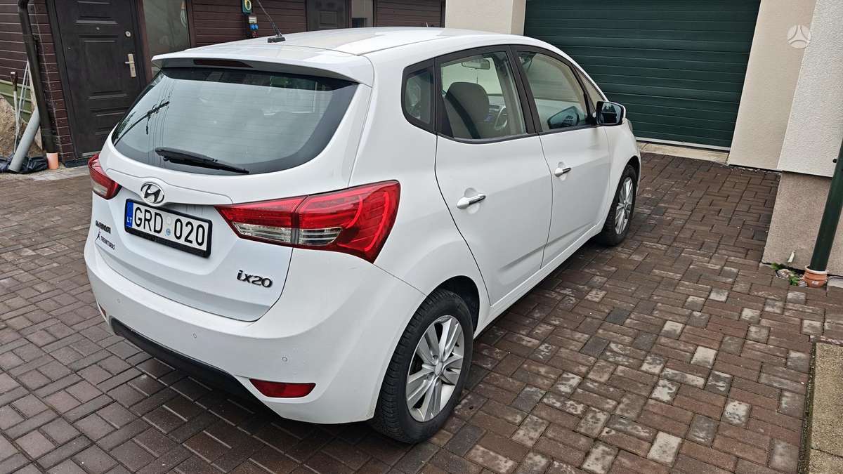 Hyundai ix20 2012 — engine 1582 cm³, 116 HP (85kW)