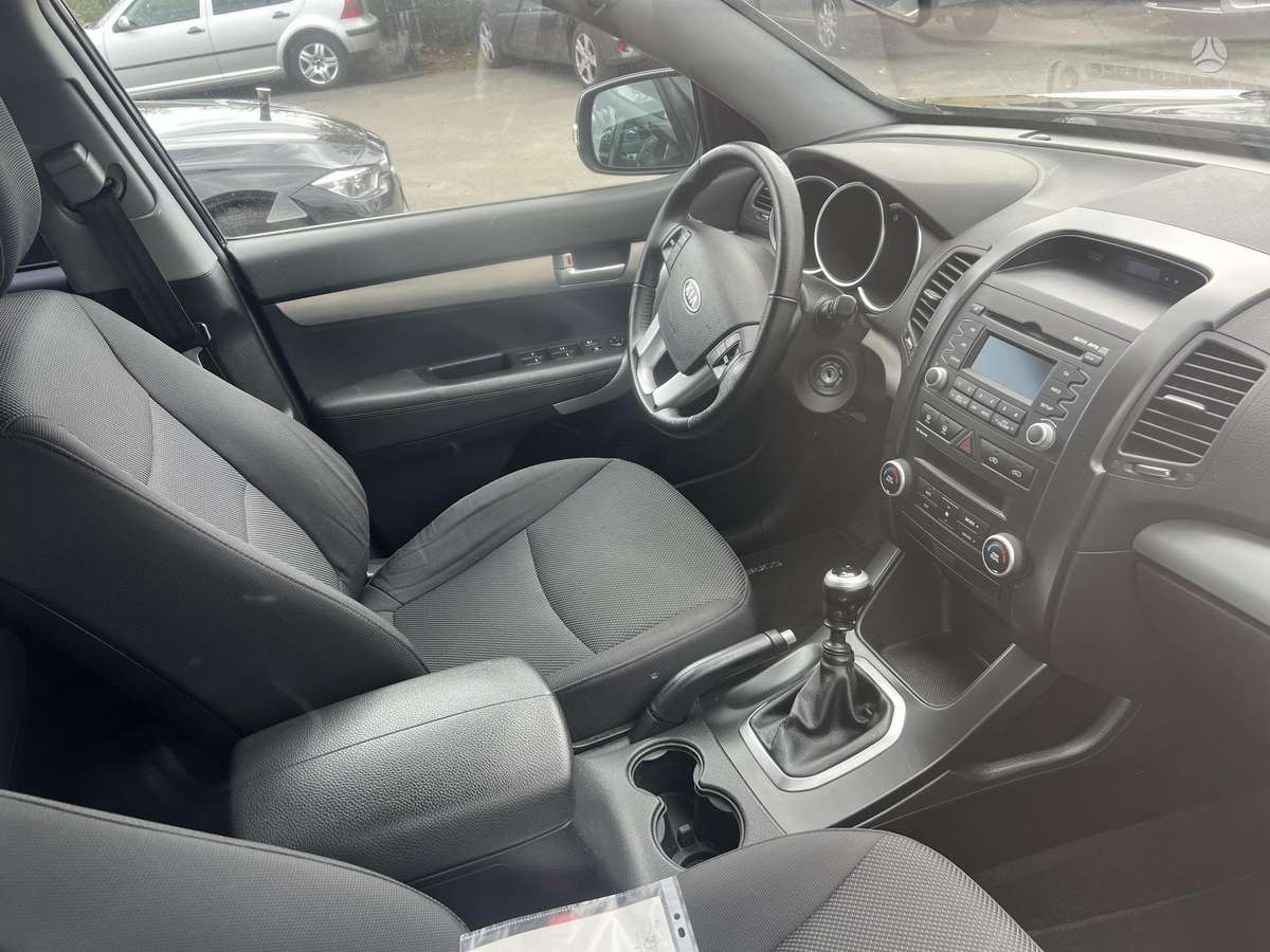 Kia Sorento 2011 — двигун 2349 cm³, 174 HP (128kW)