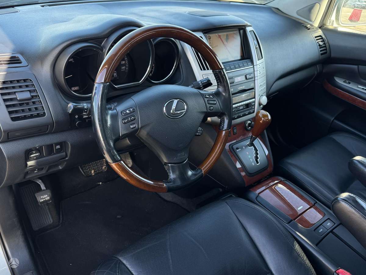 Lexus RX 2007 — photo 17