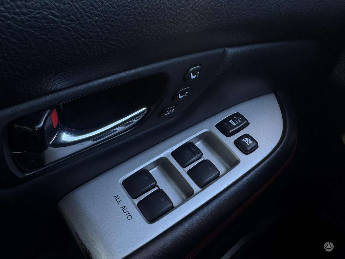 Lexus RX 2007 — photo 32